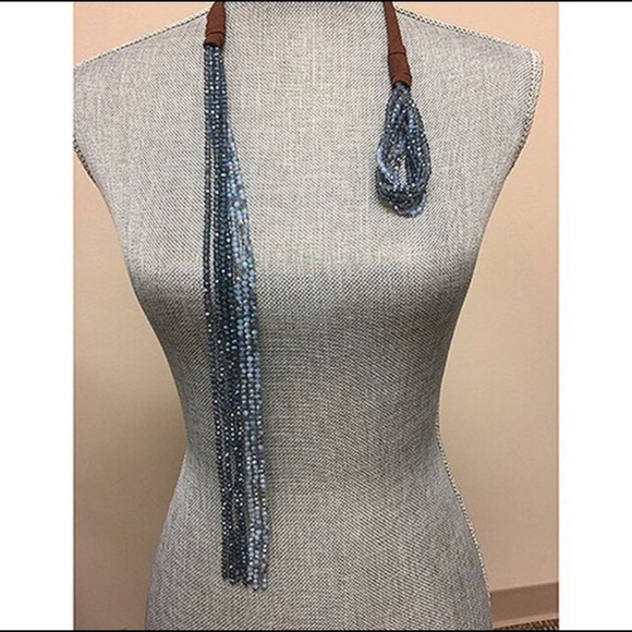 Stunning Genuine Cut Crystals Hues of Blue Lariat Statement Necklace-Boutique - Picture 4 of 7